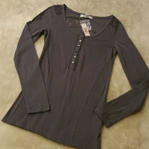 Decree long tee